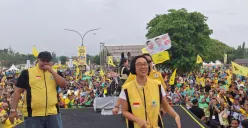 Sekar Tandjung bersama kader Partai Golkar (Sumber: INFOSEMARANG.COM  | Foto: Infosemarang.com )