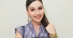 Viral foto lamaran diduga Ayu Ting Ting dan Lettu Inf Muhammad Fardana, Selasa 6 Februari 2024. (Sumber: @ayutingting92 - InfoSemarang.com)