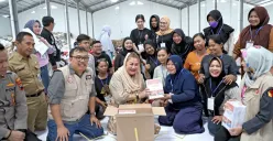 KPU Kota Semarang memulai proses sortir dan lipat surat suara untuk Pilgub dan Pilwalkot.
(Sumber: | Foto: Sakti)