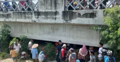 pria ditemukan tewas di Jembatan Pasar Waru Lama, Kaligawe, Kota Semarang (Sumber: Instagram @infokejadiansemarang.new | Foto: Infosemarang.com )