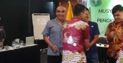 Ahmad Muhaimin (paling kiri) terpilih sebagai ketua umum Pengkot PBSI Semarang. (Sumber:  | Foto: Sakti)