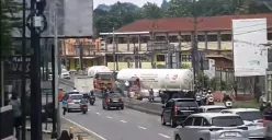 Truk Tangki Pertamina Kecelakaan hingga Ringsek di Ungaran, Sopir Sempat Terjepit 