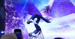 The Park Semarang menghadirkan seniman akrobat internasional selama libur Natal dan Tahun Baru.