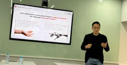 Ardi Sudarto, Vice President Director transcosmos Indonesia saat paparan kepada media di Semarang.
 (Sumber:  | Foto: Sakti)