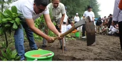 Wakil Ketua DPRD Jawa Tengah, Mohammad Saleh, ikut menyemarakkan peluncuran Gerakan Jawa Tengah ASRI. (Sumber:  | Foto: dok)