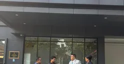 Tim Kuasa Hukum Bank Mandiri Taspen saat mendatangi Polresta Banyumas.
(Sumber: | Foto: Dok.)