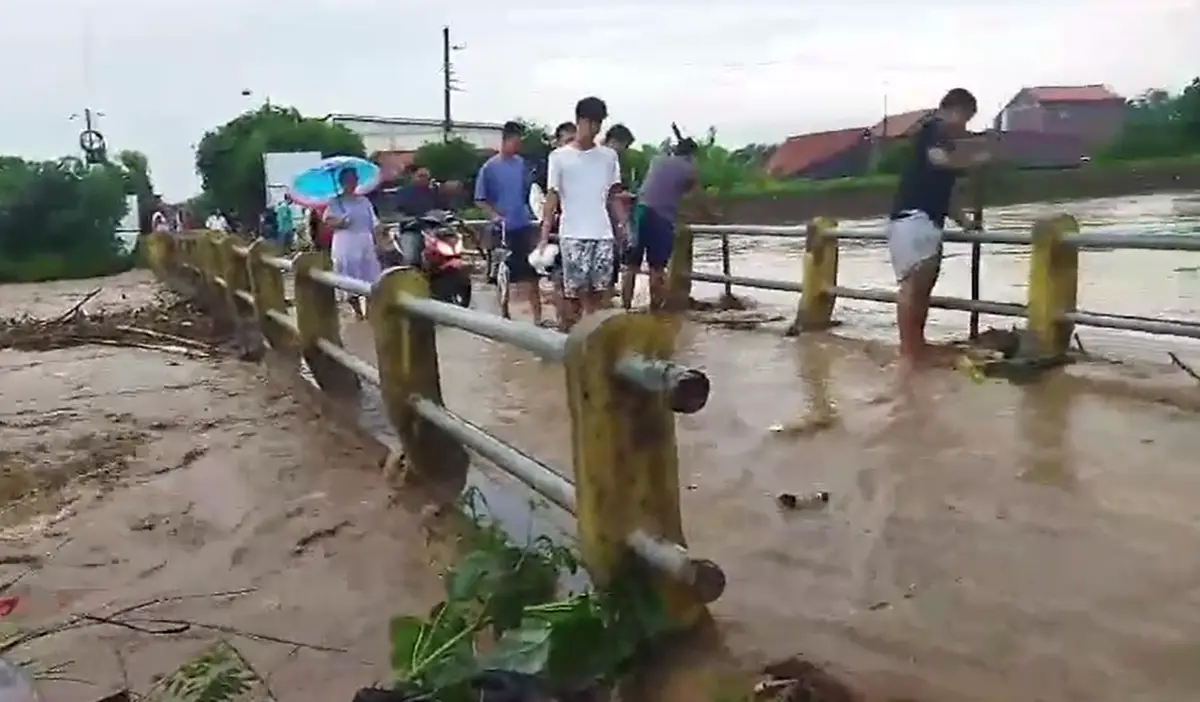 Banjir di Kendal genangi 3 dusun kawasan Kali Waridin, Rabu 17 Januari 2024. (Sumber: LKT News - InfoSemarang.com)