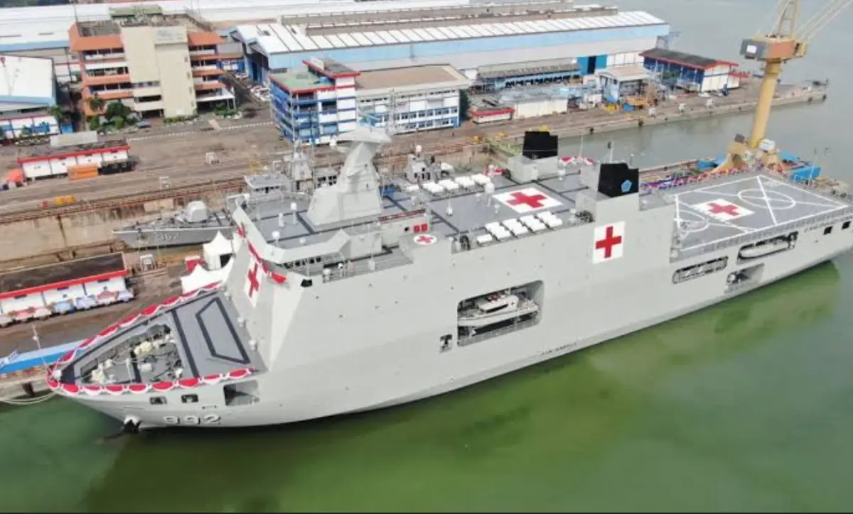 KRI dr Radjiman Wedyodiningrat 992 diberangkatkan Prabowo Subianto (Sumber: antara | Foto: Antara)