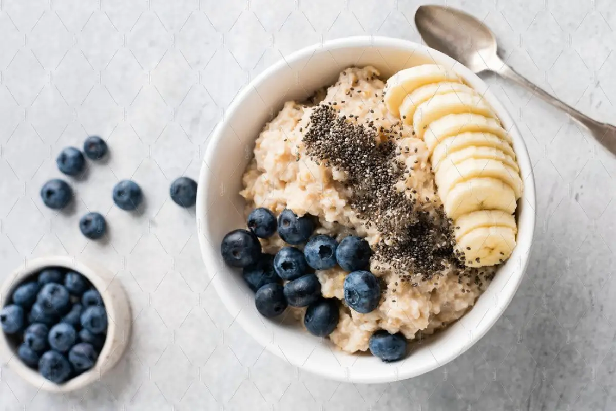 Oatmeal untuk buka puasa yang lebih sehat dan mengenyangkan. (Sumber : Pinterest)