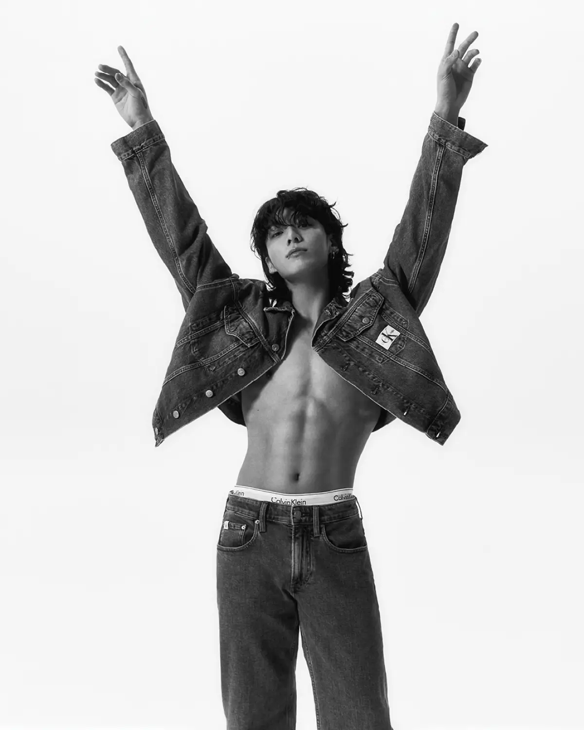 Jungkook BTS. (Sumber : Twitter/CalvinKlein)