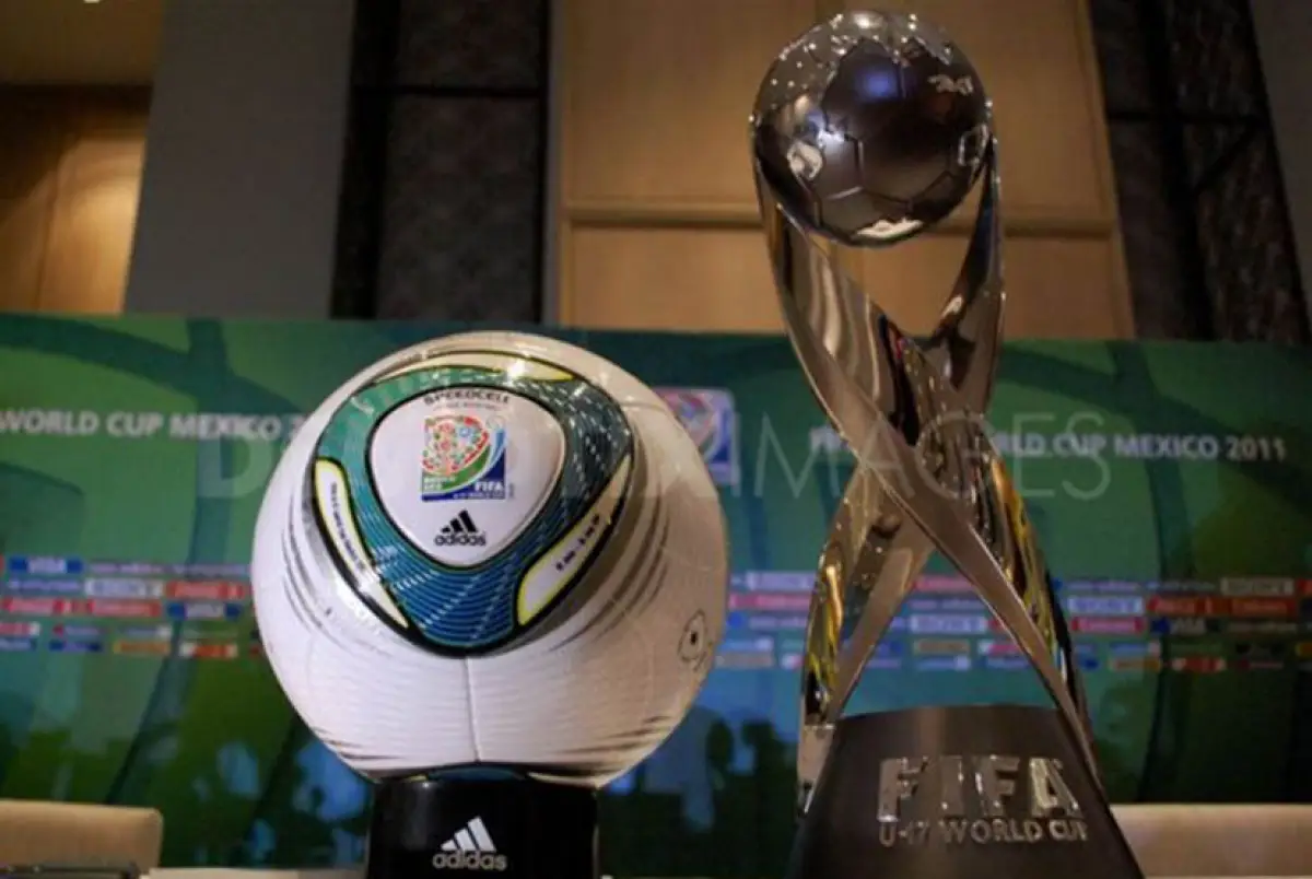 Trofi Piala Dunia U17 FIFA (Sumber : Twitter)