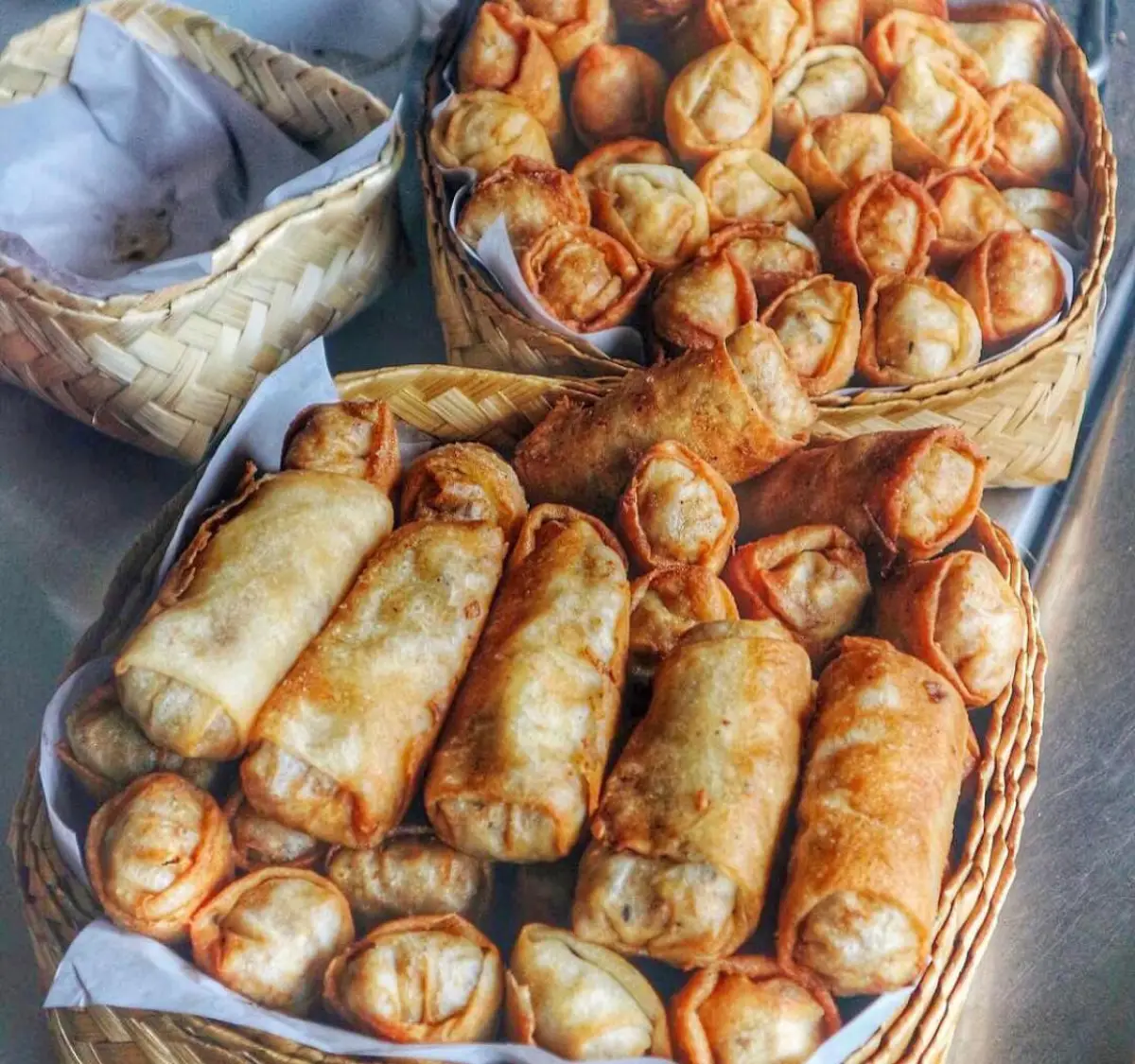 lumpia gank lombok, makanan legendaris penuh nilai sejarah (Sumber : tangkapan layar /Instagram @gamarosi_)