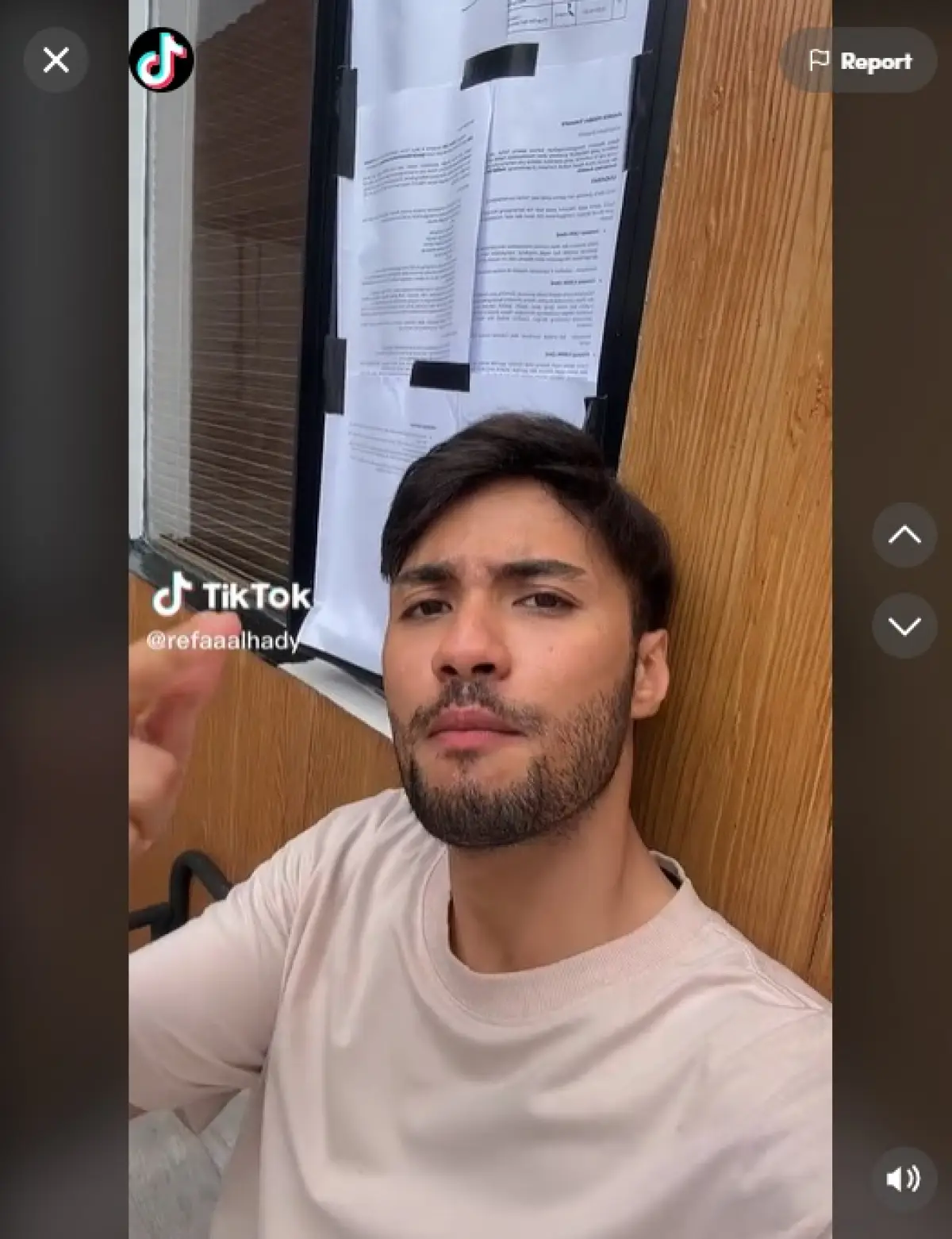 Refal Hady lipsync lagu Cidro vs Kluthuk - Waru Leaf. (Sumber : tiktok/refaaalhady)