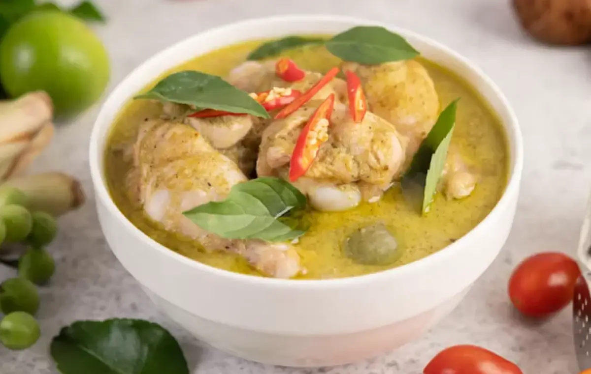 Resep opor ayam. (Sumber : Freepik.com/Jcomp)