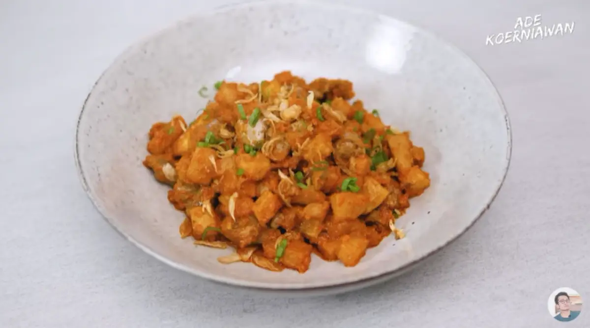 Sambal goreng kentang. (Sumber : Screenshot YouTube Ade Koerniawan)