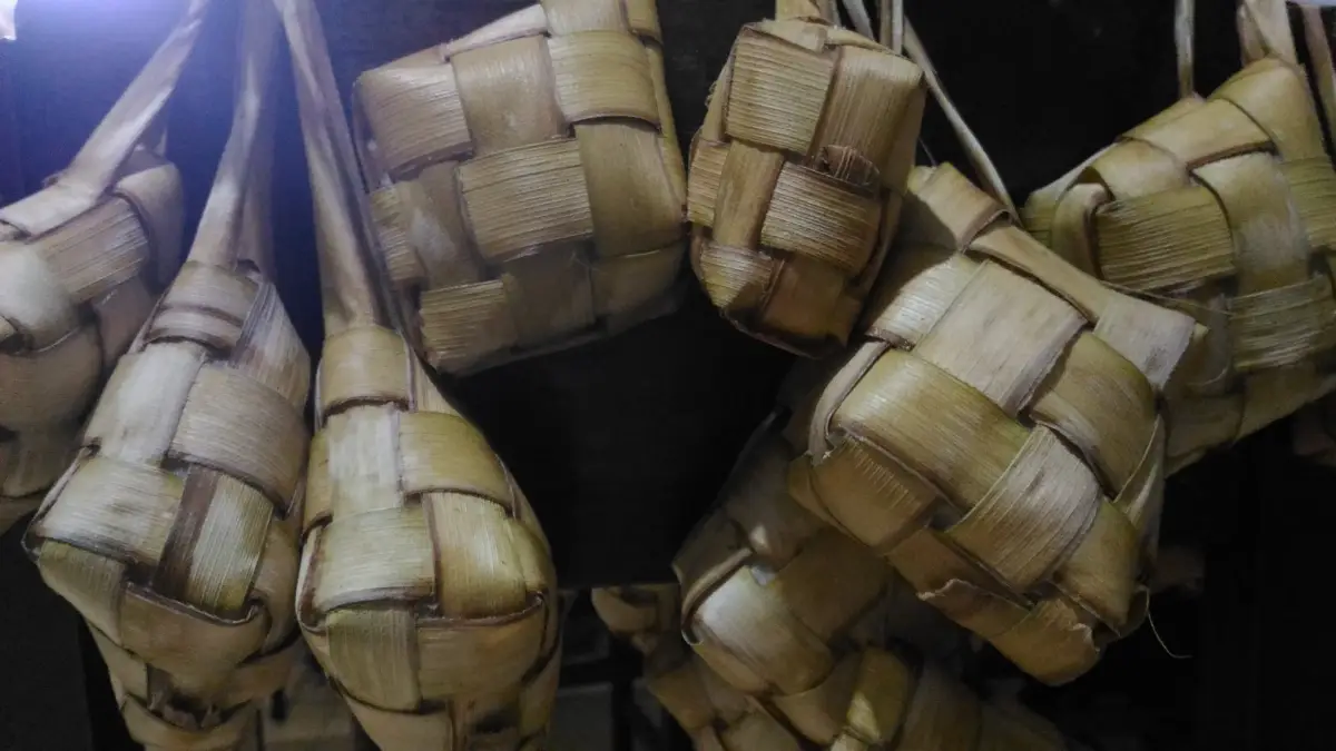 Orang Jawa memiliki tradisi kupatan yang dilaksanakan seusai lebaran Idul Fitri (Sumber : Twitter)