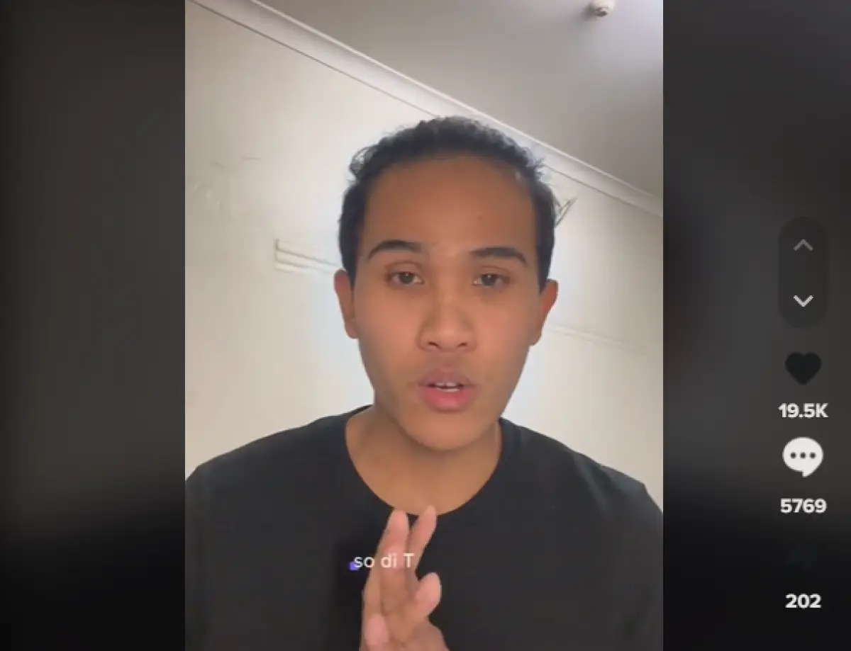 Awbimax klarifikasi usai sebut Megawati 'janda'. (Sumber : Screenshot tiktok/awbimaxreborn)