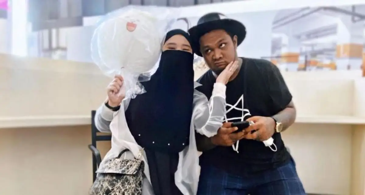 Inara Rusli membagikan bukti perselingkuhan Virgoun, mulai dari bukti foto keduanya bersama hingga mutasi rekening Virgoun pada seorang wanita (Sumber : instagram @mommy_starla)