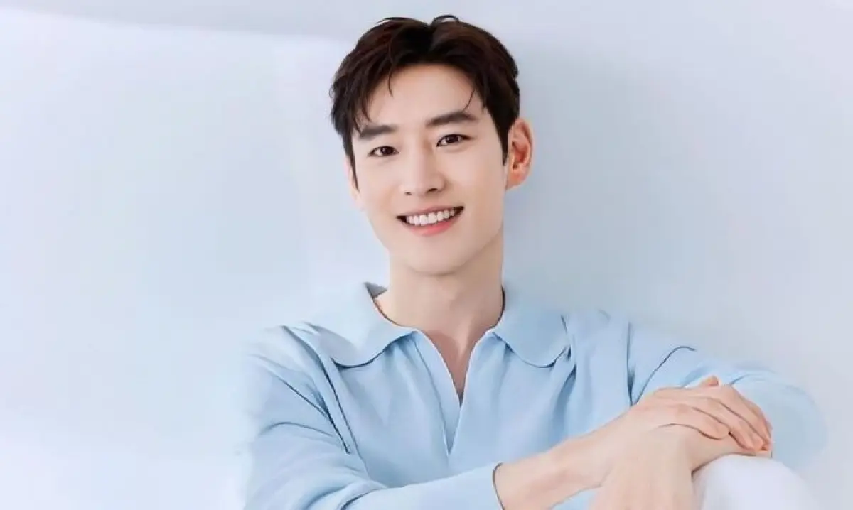 Aktor Lee Je Hoon dikonfirmasi akan membintangi drama baru berjudul Chief Inspector (Sumber : Soompi)