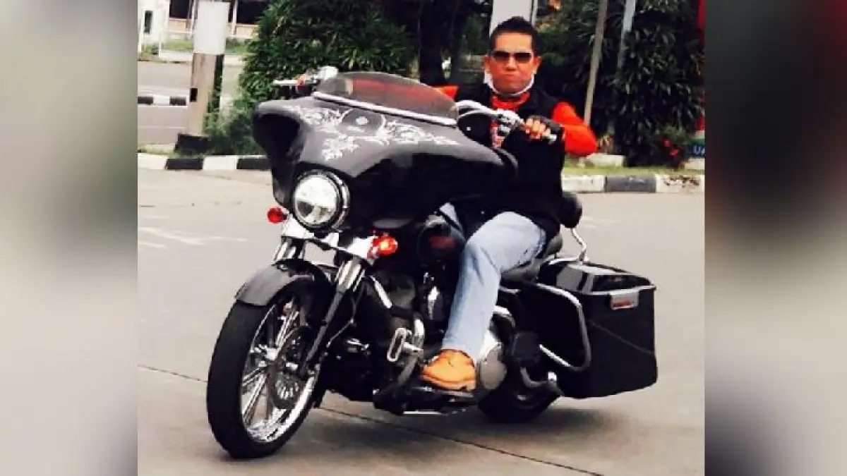 AKBP Achiruddin Hasibuan saat sedang mengendarai motor Harley Davidson sempat viral di Medson lantaran miliki harta tak wajar. (Sumber : Instagram @achiruddinhasibuan)