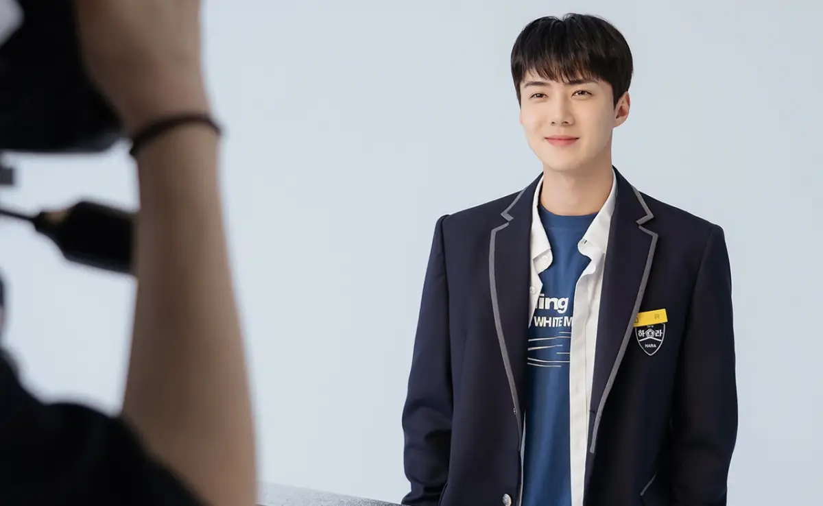 Sehun EXO bakal wajib militer mulai 21 Desember 2023.(Sumber : TVING)