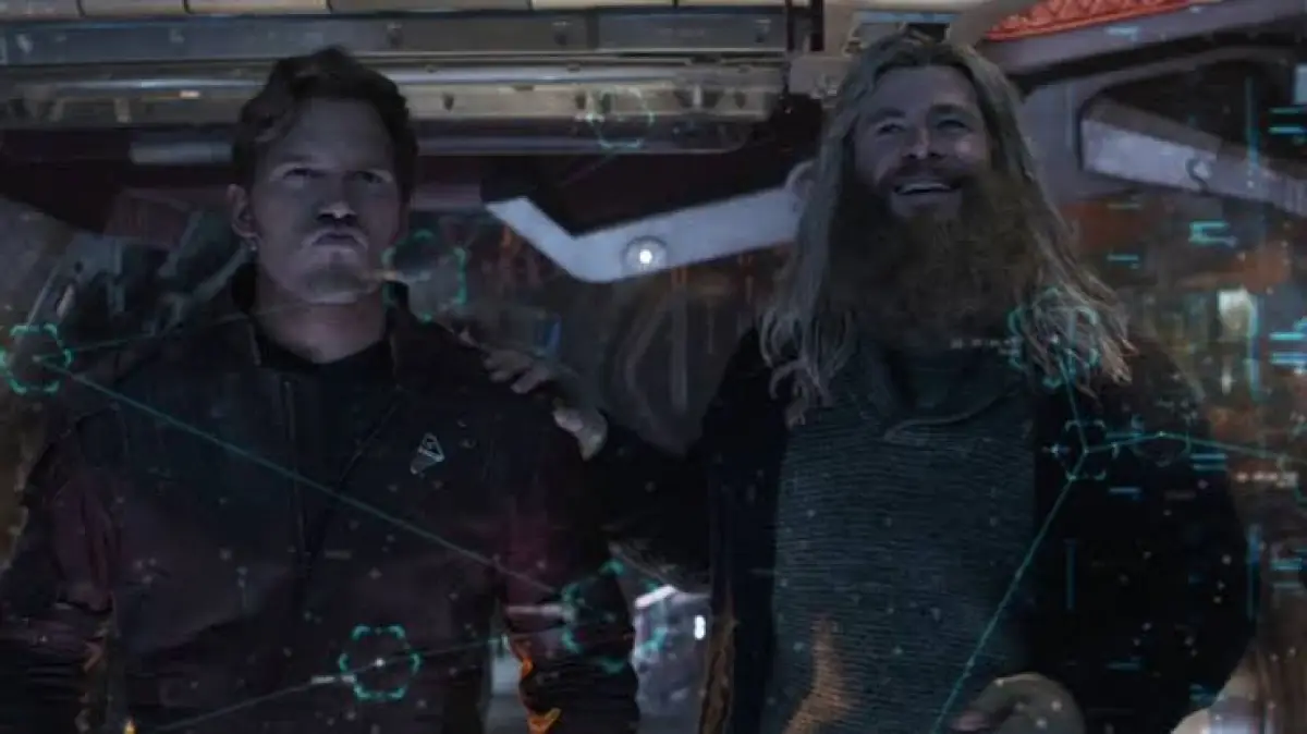 Thor dan Star-Lord di ending film Avengers Endgame (Sumber : tangkapan layar Youtube)