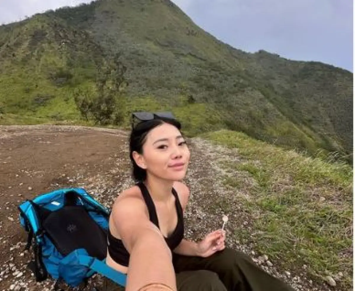 Wendy Walters saat mendaki gunung (Sumber : Instagram Wendy Walters)