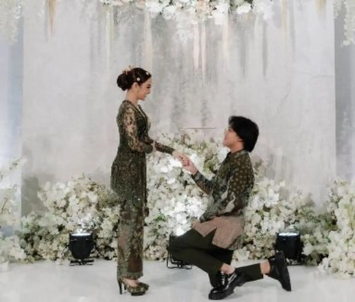 Rizky Febian resmi melamar kekasihnya Mahalini pada 7 Mei 2023 (Sumber : instagram @thebridestory)