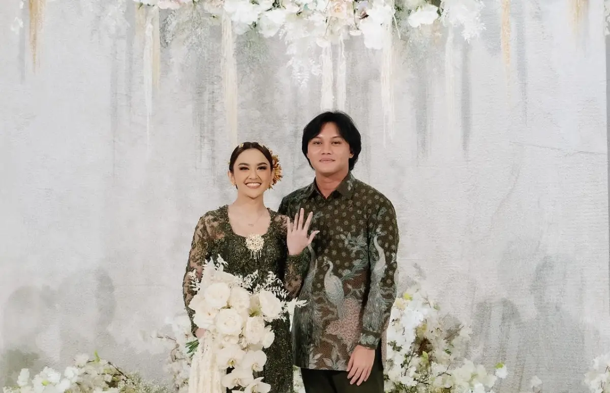 Rizky Febian melamar kekasihnya, Mahalini Raharja, Minggu (7/5/2023). (Sumber : Instagram @thebridestory)
