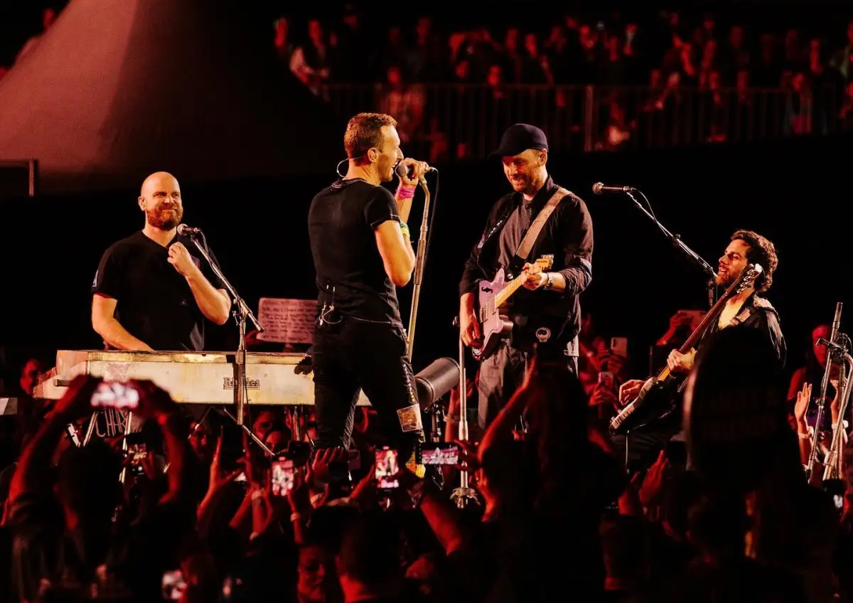 Konser Coldplay di Jakarta digelar 15 November 2023, simak 18 lagu yang mungkin akan dibawakan. (Sumber : Instagram @coldplay)