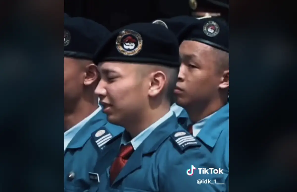 Momen kelulusan putra Ferdy Sambo dan Putri Candrawathi. (Sumber : tiktok/idk_1__)