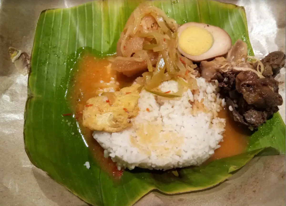 Ilustrasi Nasi Ayam Semarang Bu Wido. (Sumber : Google Galuh Ayu)