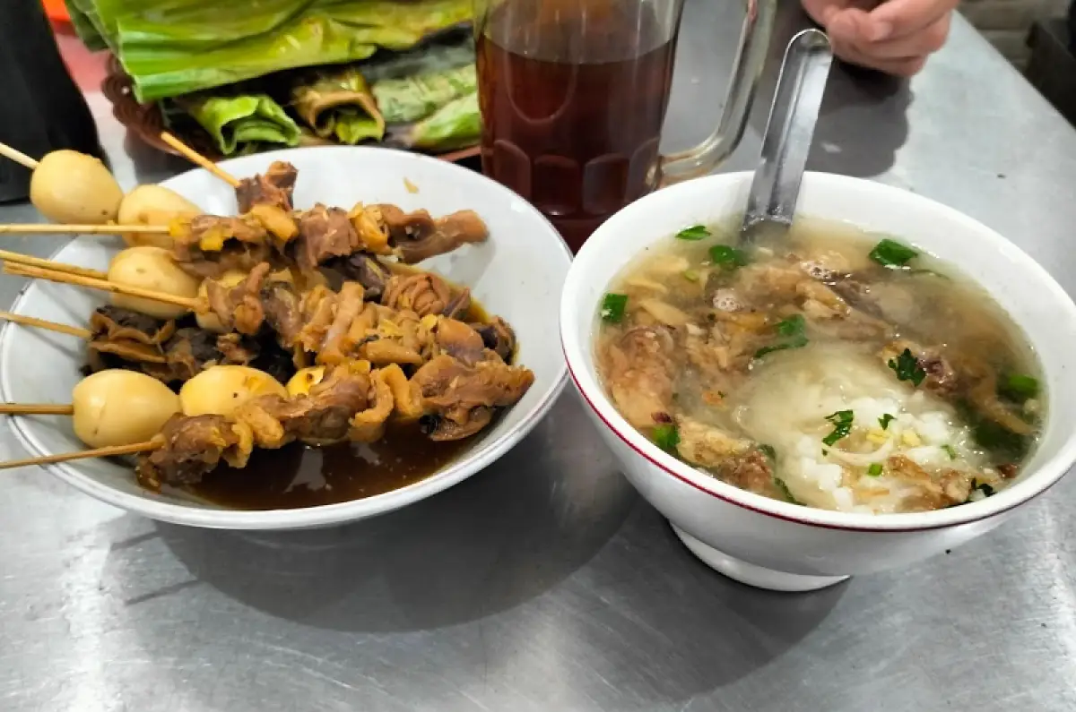 Soto Bangkong yang berlokasi di Ruko Bangkong Plaza, Jl Brigjen Katamso No 1, Peterongan, Kec Semarang Selatan, Kota Semarang. (Sumber : Google Jadi Pengusaha)