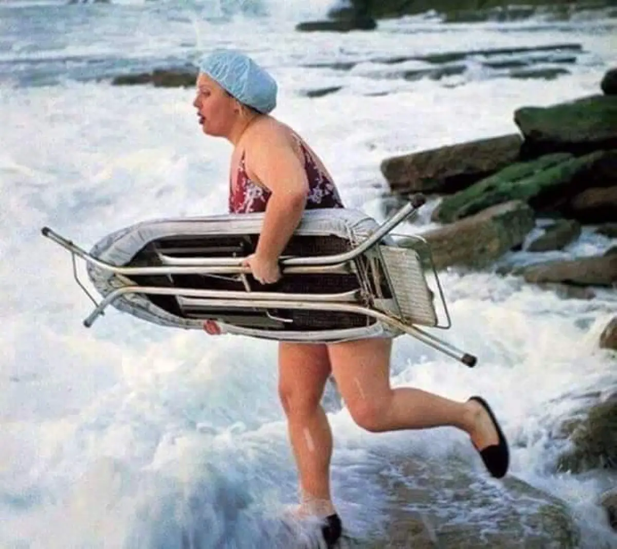 Extreme Ironing, salah satu olahraga aneh dan unik di dunia (Sumber : Twitter)