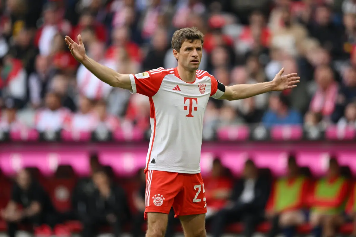 Thomas Muller terancam gagal membawa Bayern Munchen mempertahankan gelar Bundesliga musim ini (Sumber : Twitter)