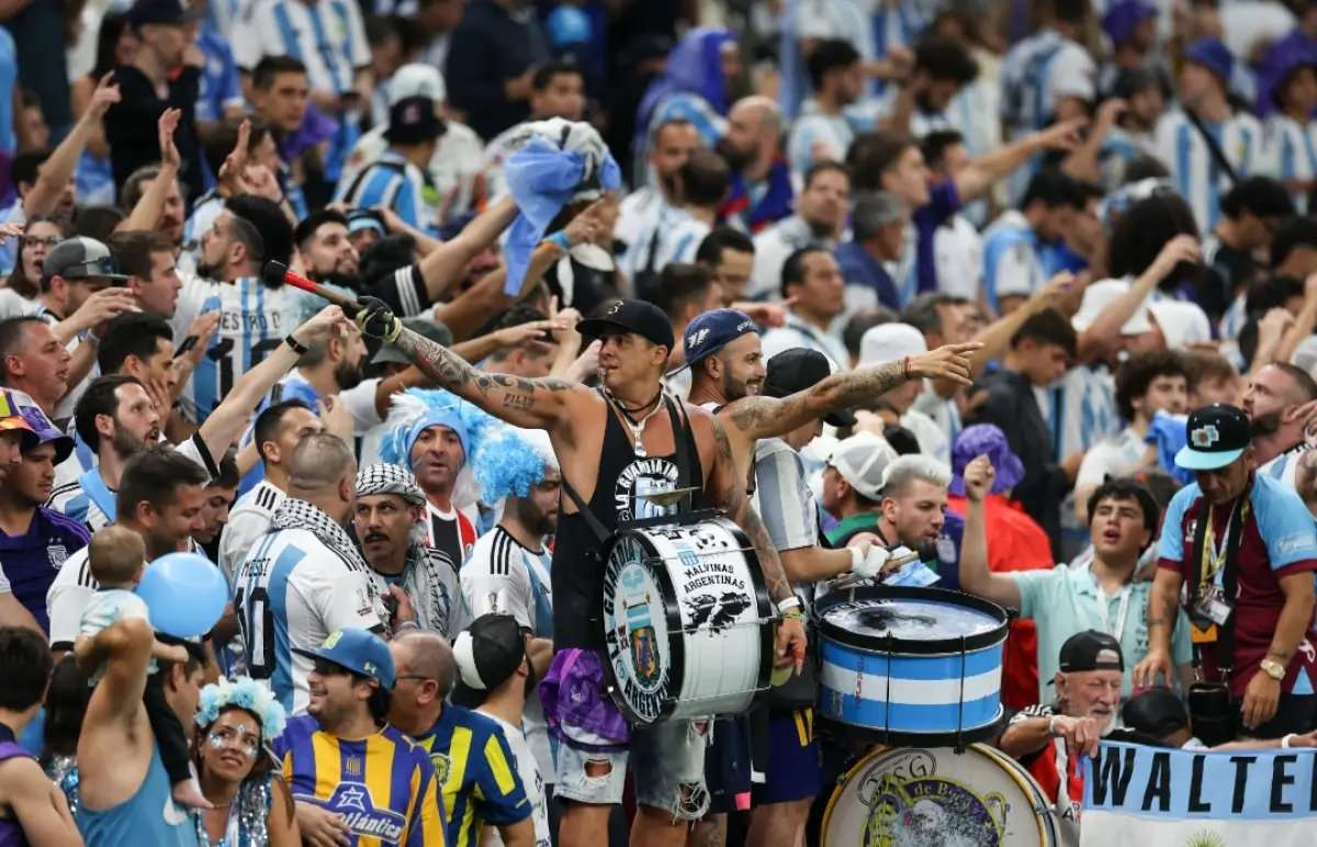 Suporter fanatik sepak bola di Argentina (Sumber : Twitter)