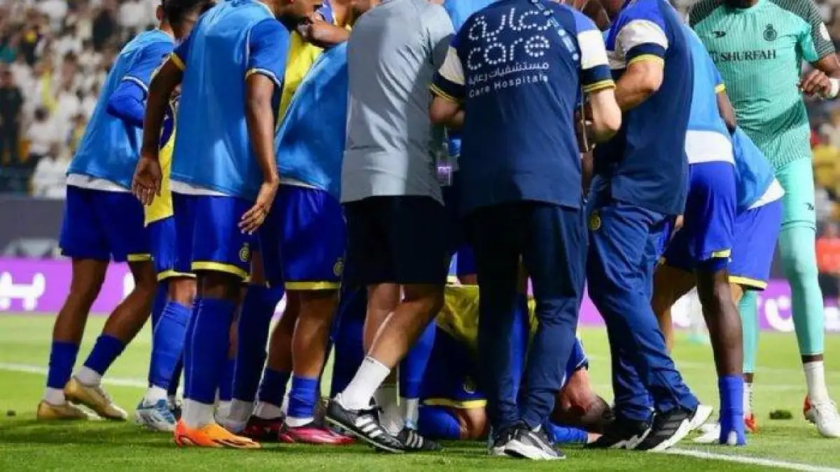 Selebrasi sujud Cristiano Ronaldo bikin heboh media sosial (Sumber : Twitter)