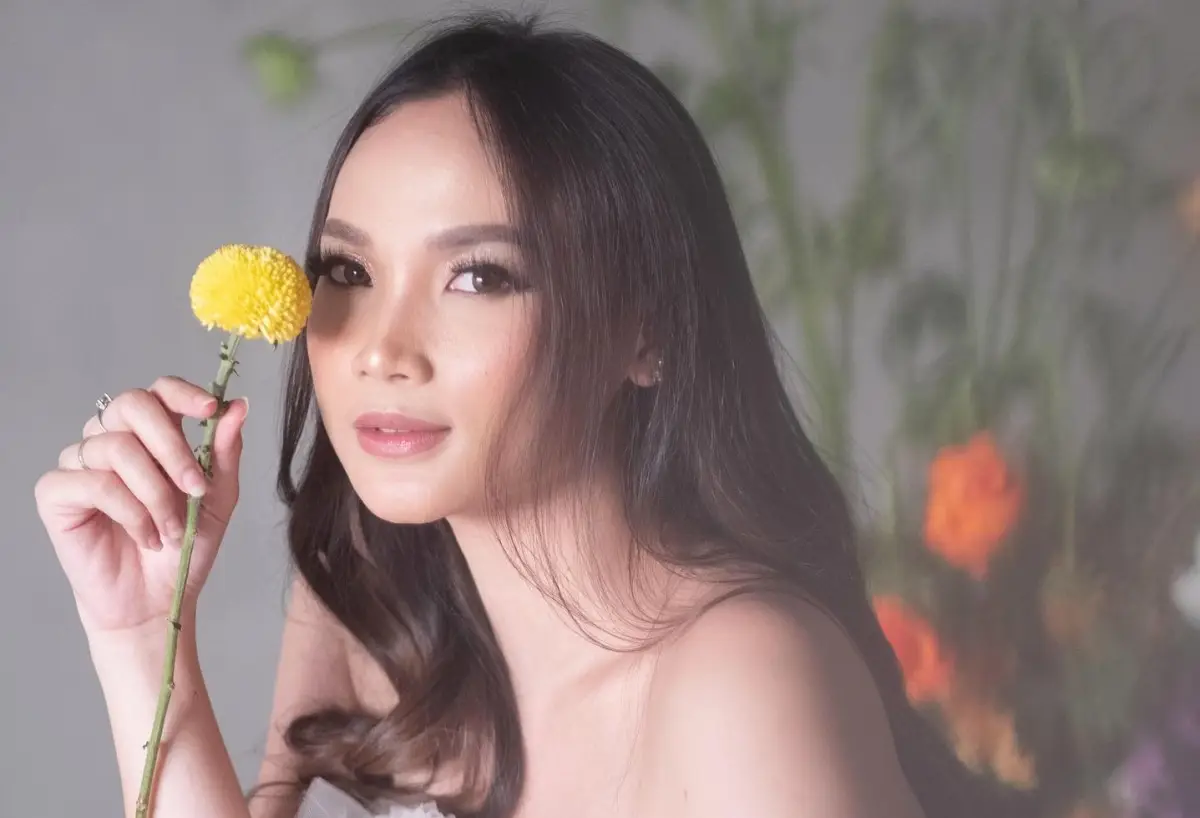 Lycie Joanna, Puteri Indonesia Intelegensia 2019, yang jadi calo tiket konser Coldplay. (Sumber : Instagram @lyciejo)