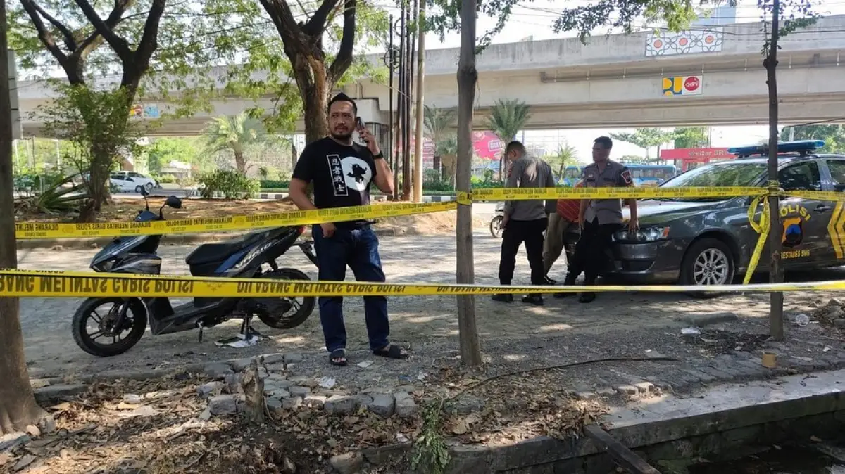 Mayat pria ditemukan di aliran got depan PRPP Kota Semarang, Minggu 28 Mei 2023. (Sumber : Instagram @resmob_polrestabessemarang)