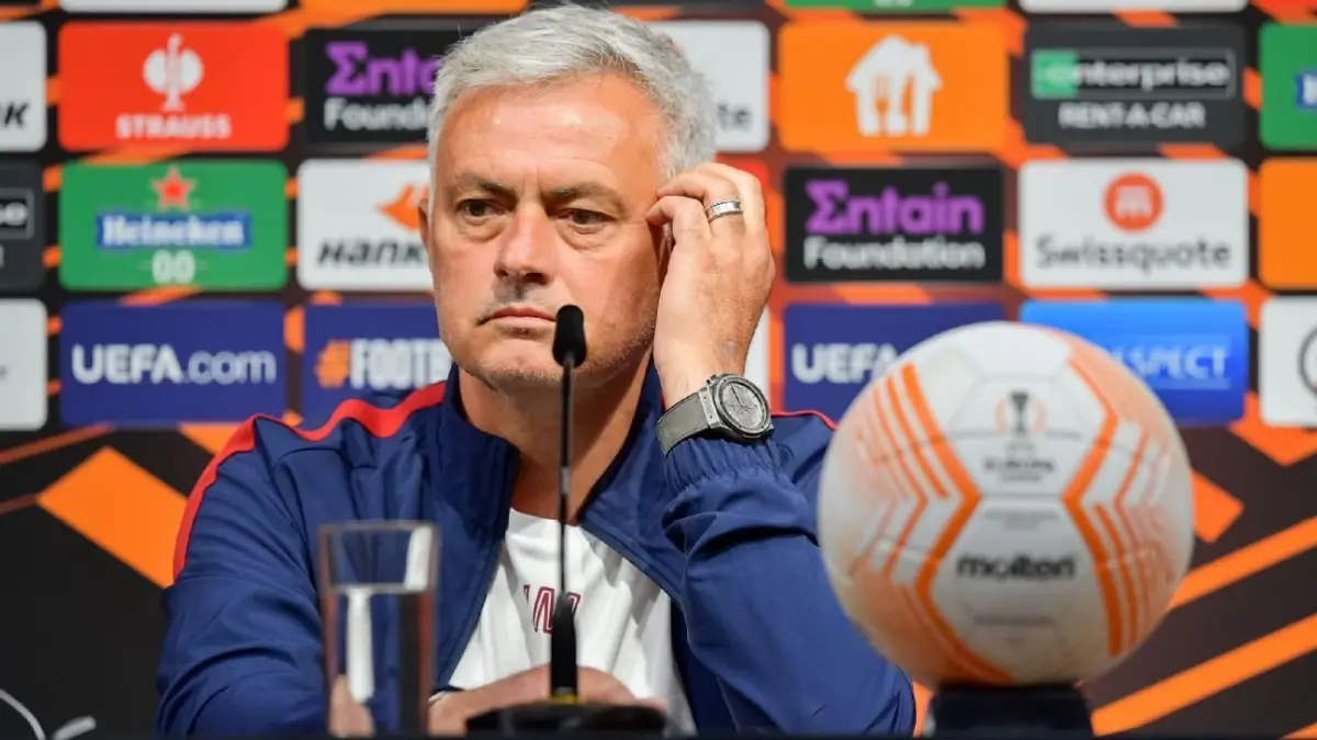 Jose Mourinho, pelatih AS Roma (Sumber : Twitter @FootballTalkHQ)