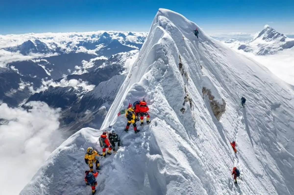 Gunung Everest yang merupakan gunung tertinggi di dunia (Sumber : Twitter @EverestToday)