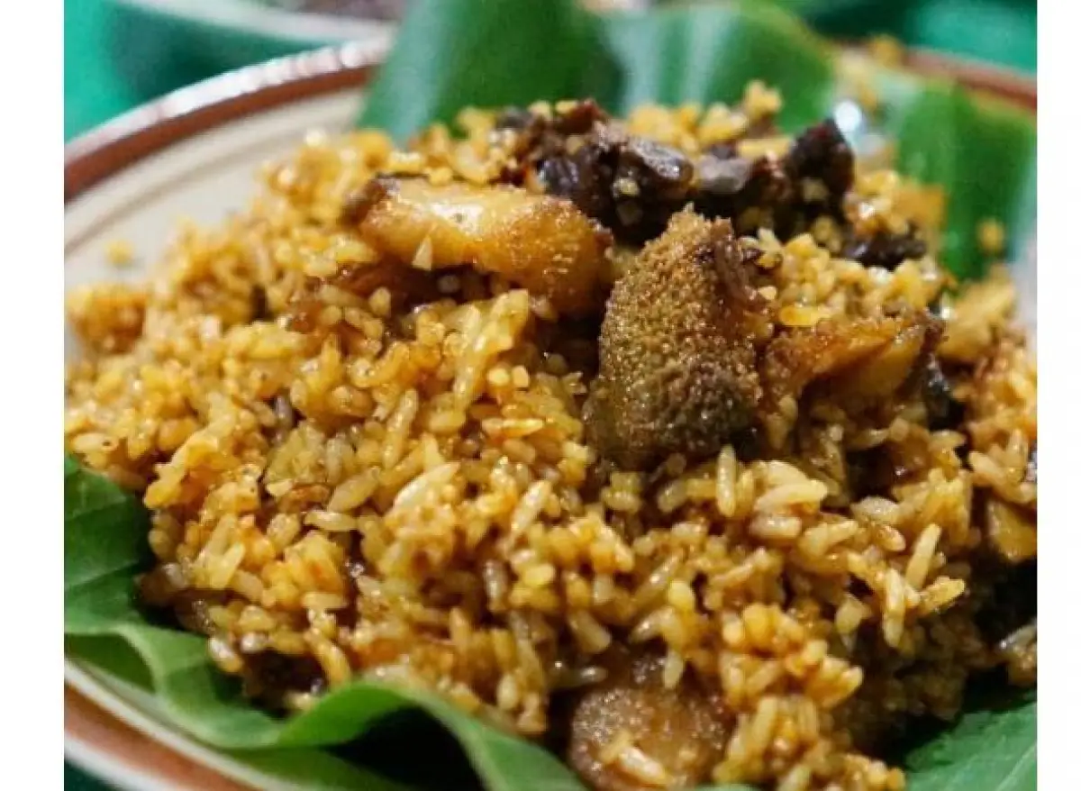 Nasi Goreng Babat di Kota Semarang yang terkenal enak(Sumber : travellingyuk.com)