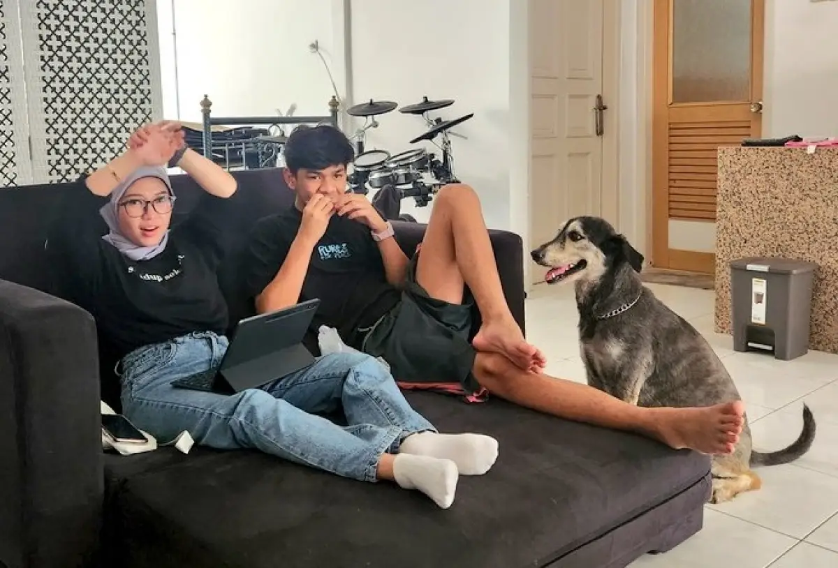 David Ozora bersama dengan pengacaranya, Mellisa Anggraini. (Sumber : Twitter @seeksixsuck)