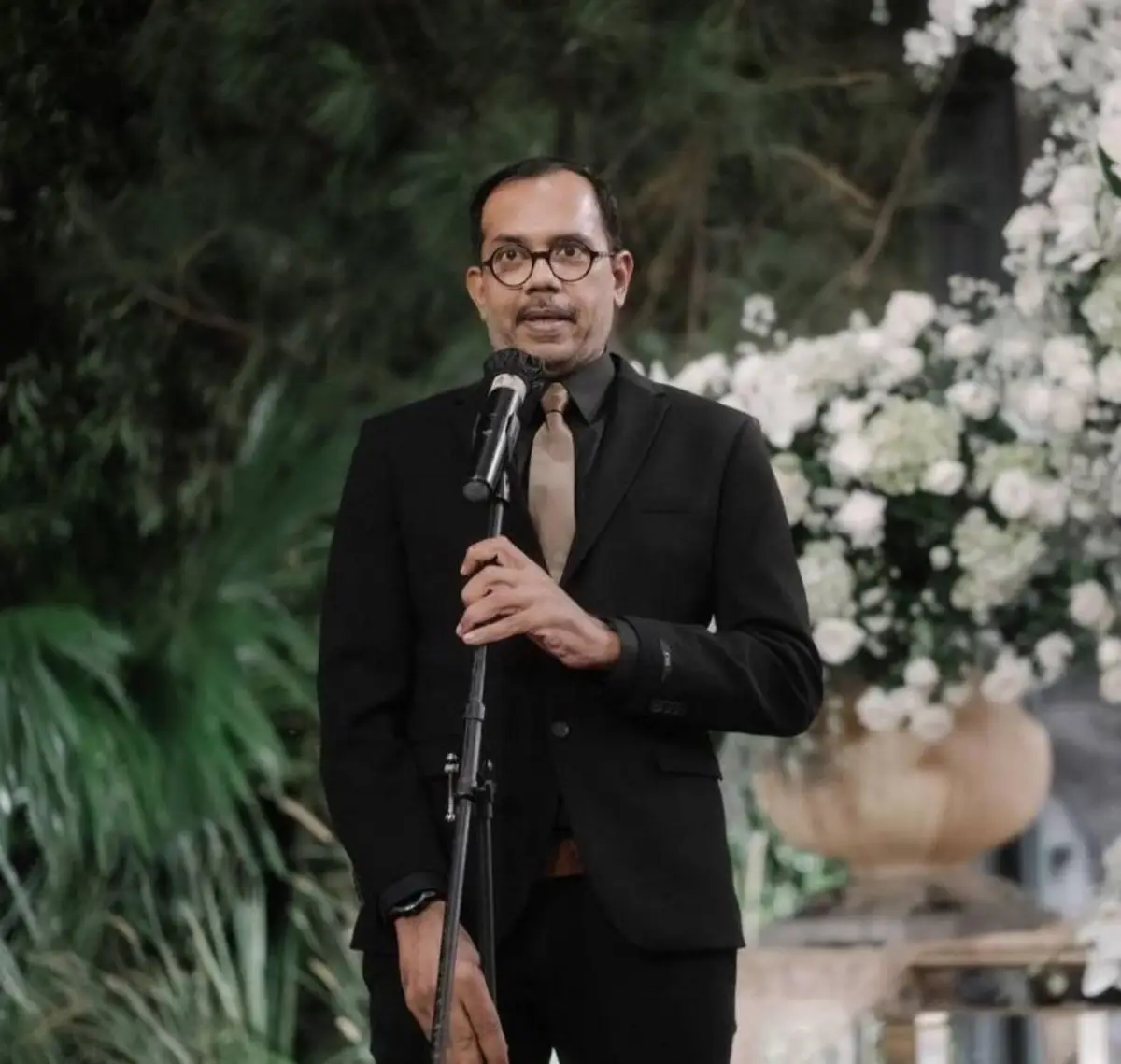 Haris Azhar. (Sumber : instagram/azharharis)