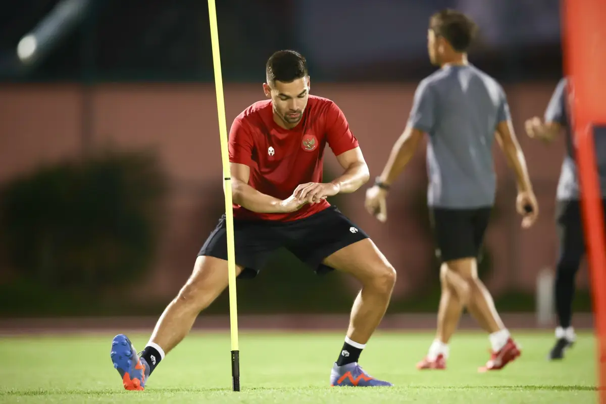 Sandy Walsh menglami cedera dalam sesi latihan bersama Timnas Indonesia (Sumber : Twitter)