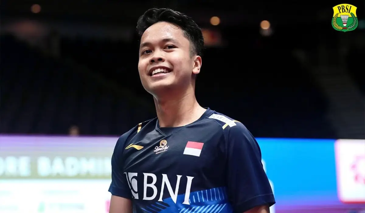 Anthony Ginting saat berhasil menaklukkan wakil Kanada, Brian Yang, dalam 2 set permainan di babak 16 besar Singapore Open 2023, Kamis 8 Juni 2023. (Sumber : PBSI)
