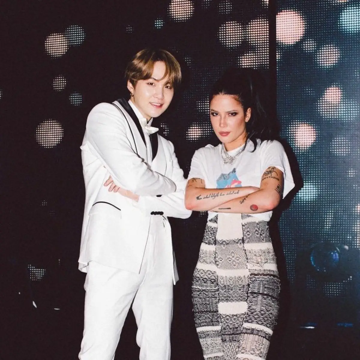 Halsey dan Suga BTS. (Sumber : Twitter)