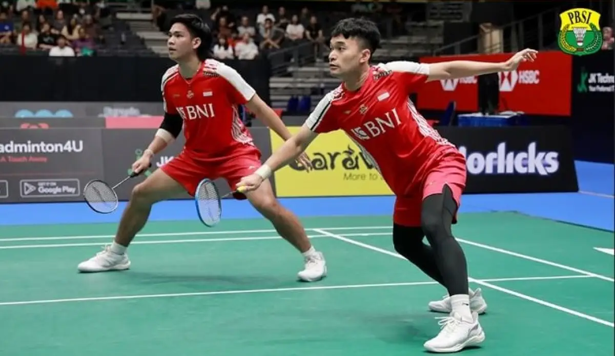 Pasangan ganda putra, Leo Rolly Carnando/Daniel Marthin, saat kalahkan wakil Malaysia, Aaron Chia/Soh Wooi Yik di perempat final Singapore Open 2023, Jumat 9 Juni 2023. (Sumber : PBSI)