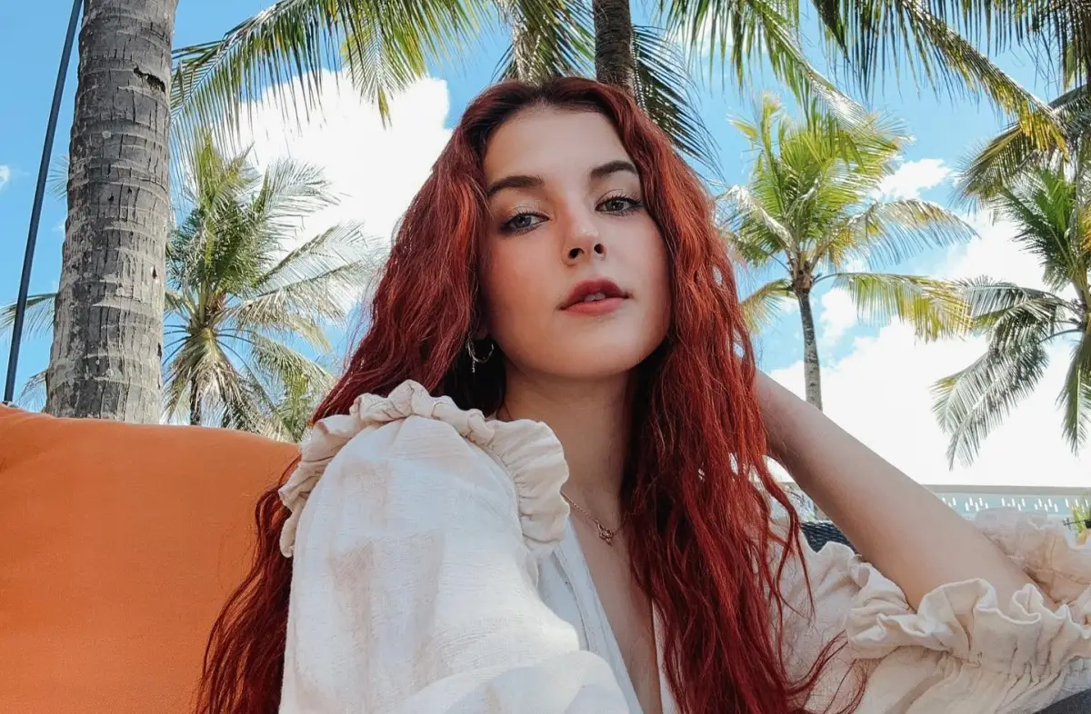 Tasya Farasya membantah menyuruh timnya membuat akun palsu untuk menyerang Tasyi Athasyia. (Sumber : Instagram @tasyafarasya)