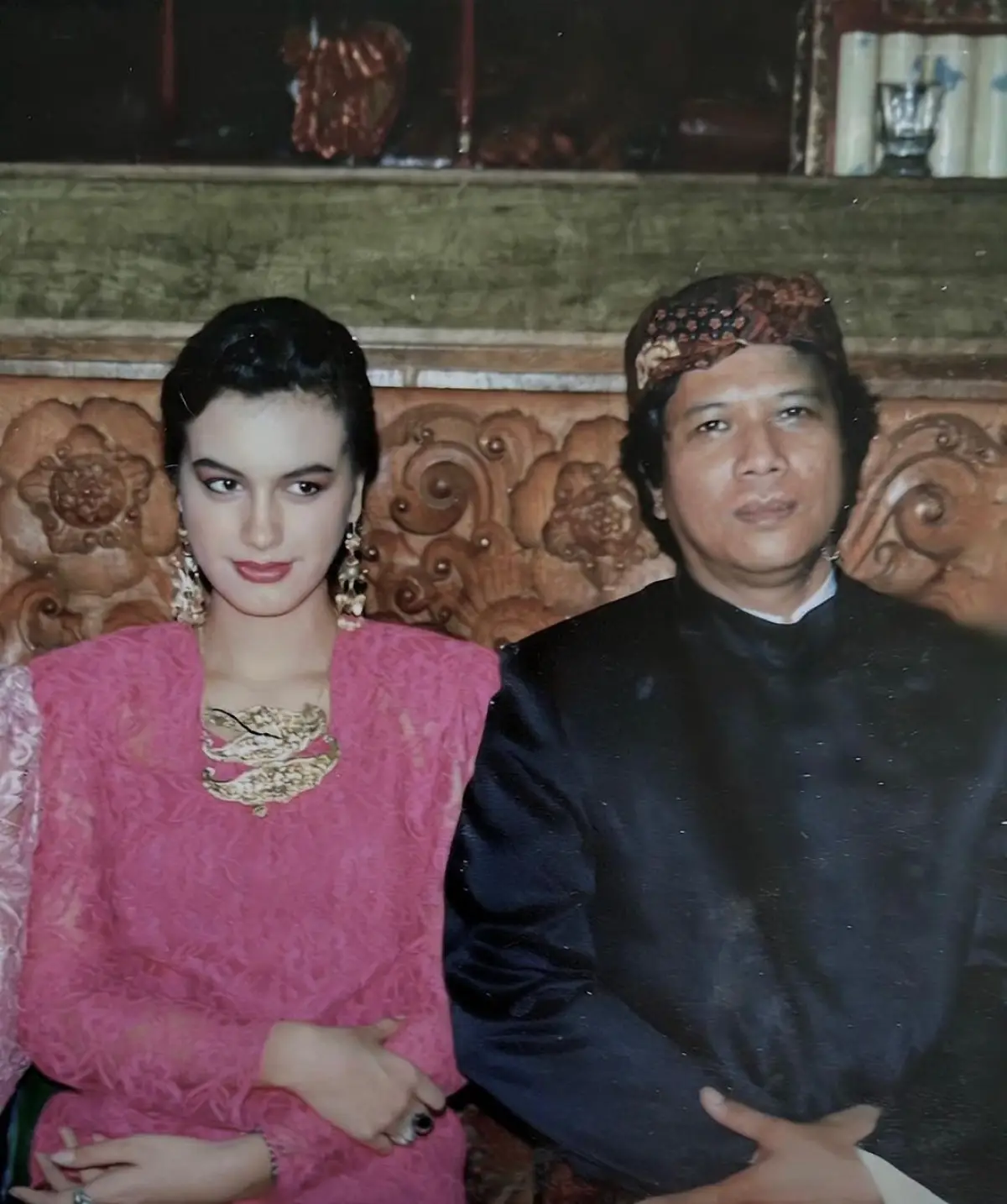 Foto lawas Sophia Latjuba dan sang ayah. (Sumber : instagram/sophia_latjuba88)